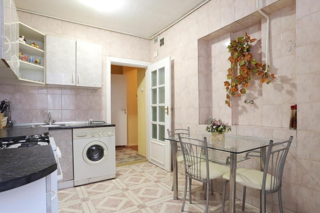 Вулиця 20Г,Мала Житомирська Kiev Luaran gambar